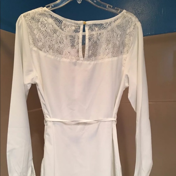 A black and white pair of maternity shirts - Picture 2 of 8